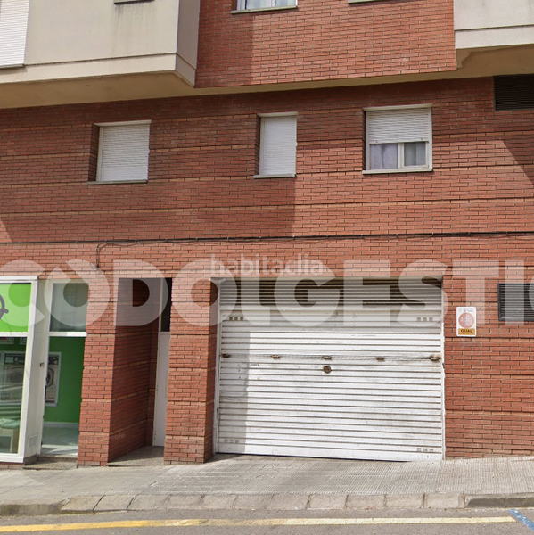 Foto 754b89b3-6821-4c02-b38c-06acc0347ad2. Car parking in Manlleu