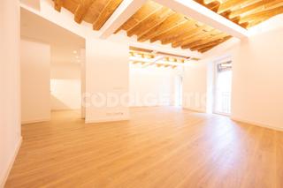 Flat  Sant feliu. Pis en venda a torelló