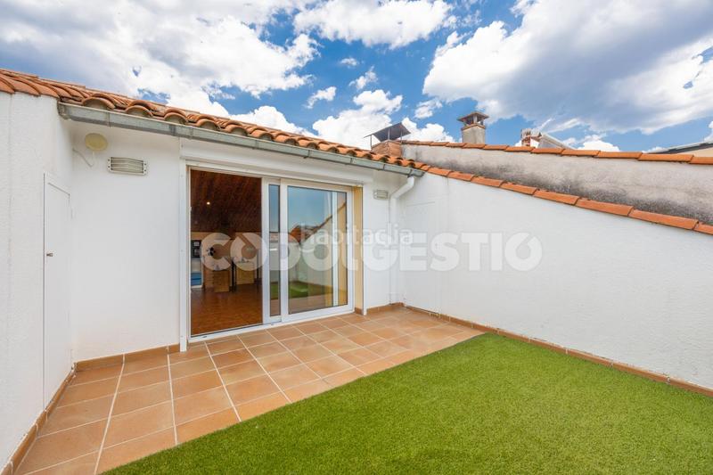 Foto aa900b6b-f1ec-478f-afb1-d34bad923e2f. Piso pis amb pàrquing en venda a en Torelló