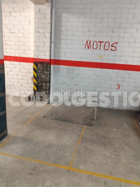 Foto 479fe6b0-6540-4b94-aafd-313c777555eb. Aparcament cotxe a Torelló