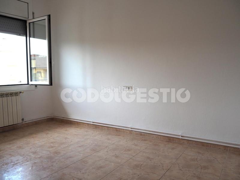 Foto cf78b2cf-fdfc-4f15-93f1-a5e2dd0bd294. Piso pis i pàrquing en venda a en Manlleu