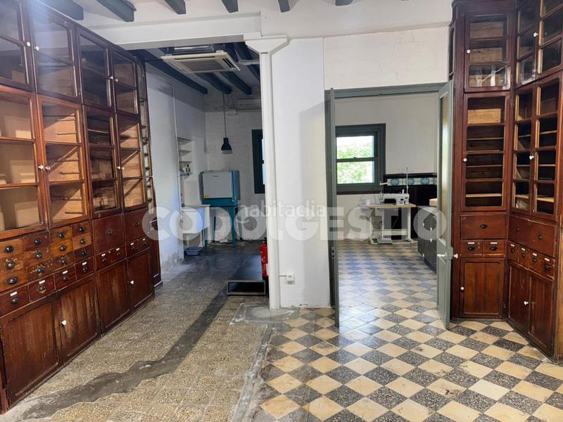 Foto afe4a5e9-a999-4a15-8c26-b60912e73f3e. Geschäftsraum in Torelló