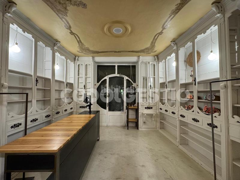 Foto b1c1a790-326d-4abb-9309-b5c97ddcc64c. Geschäftsraum in Torelló