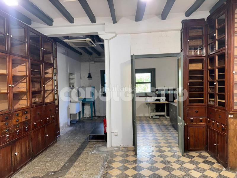 Foto f48b2fb8-4b05-4939-b2f3-05184bdaad22. Geschäftsraum in Torelló