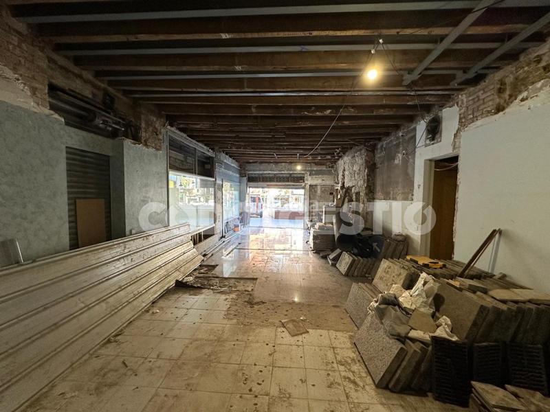 Foto cc3cf9e9-e790-437f-938d-69ece2af0e70. Alquiler local comercial local en lloguer al Centre ! en Vic