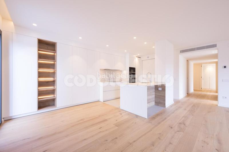 Foto 2332af46-fa39-4d8c-bc35-fb51ac173e0c. Pis a Centre Vic