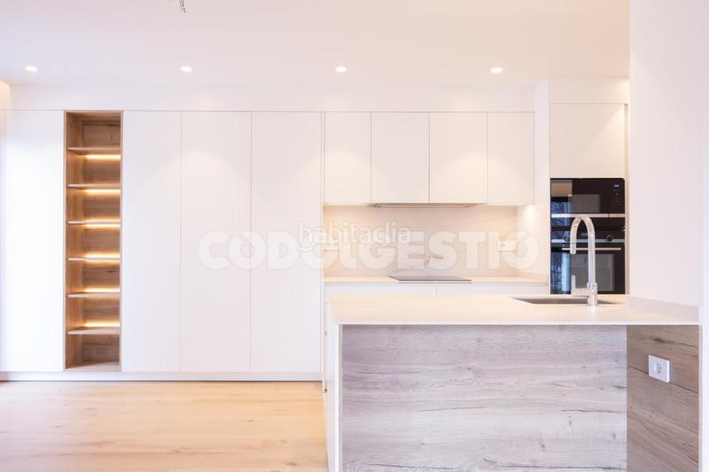 Foto 492980c2-a2ce-48d8-b46a-08e7b323ec16. Pis a Centre Vic