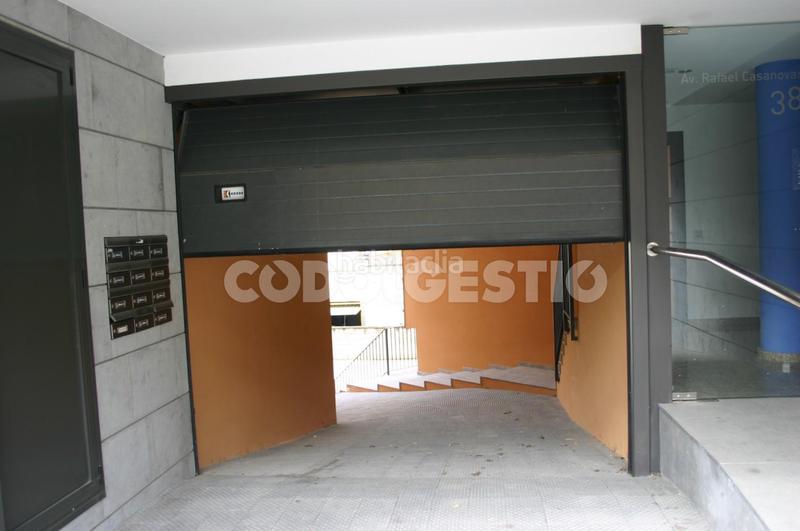 Foto 38292a9a-0b18-4721-ba33-88b86d5591d9. Parking voiture dans Torelló