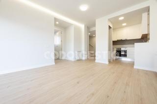 Appartement  Serrat. Dúplex en venda a hostalets de balenyà!