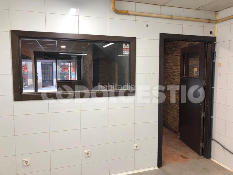 Foto 632804ce-06f4-44b6-98a2-2313948f4905. Alquiler local comercial local en lloguer al Centre ! en Vic