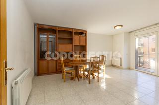 Appartement  Roma. Pis i dues places daparcament en venda a manlleu
