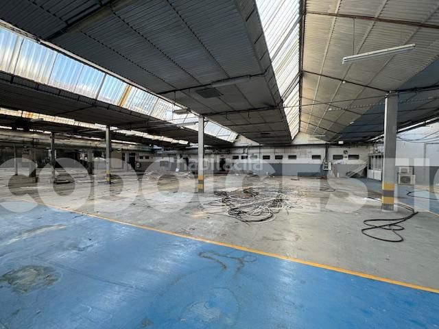 Foto c41b72c8-93e8-4101-a729-26375029af06. Nau industrial a Torelló