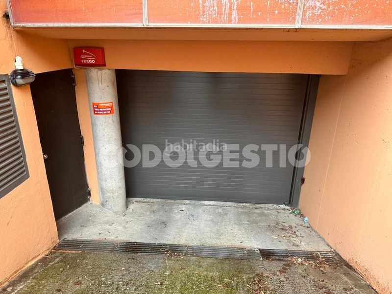 Foto c9c3b955-afc6-42d1-bce1-7b4789414adb. Aparcament cotxe a El Sucre-El Nadal Vic