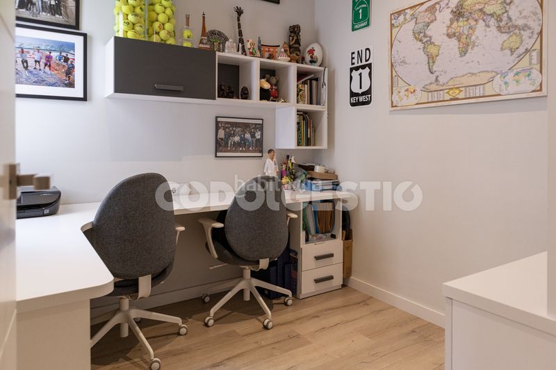 Foto 04a9b51e-3c94-47ba-bfdb-90bd5a6d1596. Pis a Centre Vic