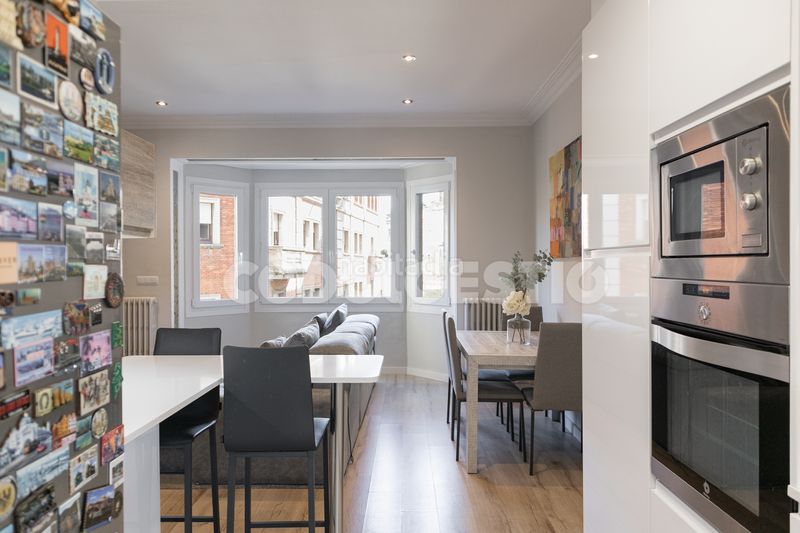 Foto 78a05d70-e009-443a-a3d5-d7710b3422a8. Pis a Centre Vic