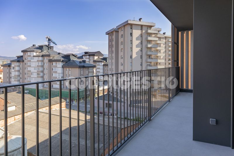 Foto 87aa2508-3bc5-4446-8178-6e49904a298f. Piso espectacular pis en venda a ! en Centre Vic