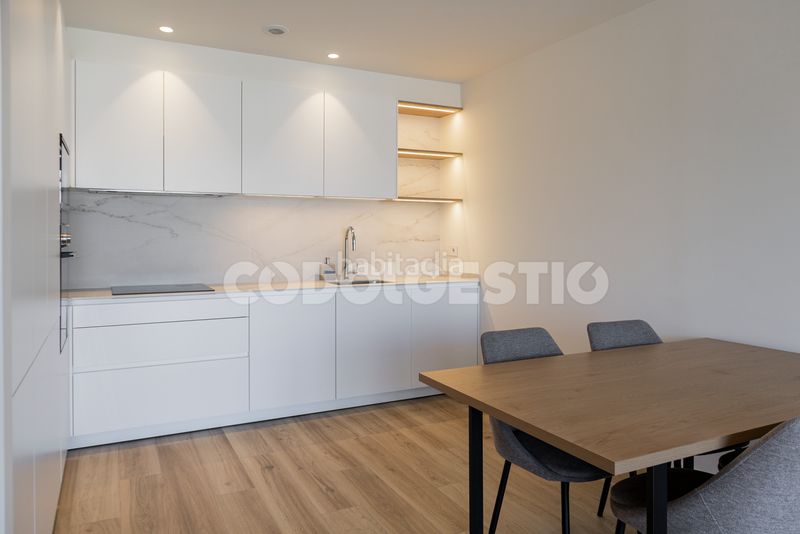 Foto aaeea021-b276-42c5-a19f-ae64da6b861e. Piso espectacular pis en venda a ! en Centre Vic