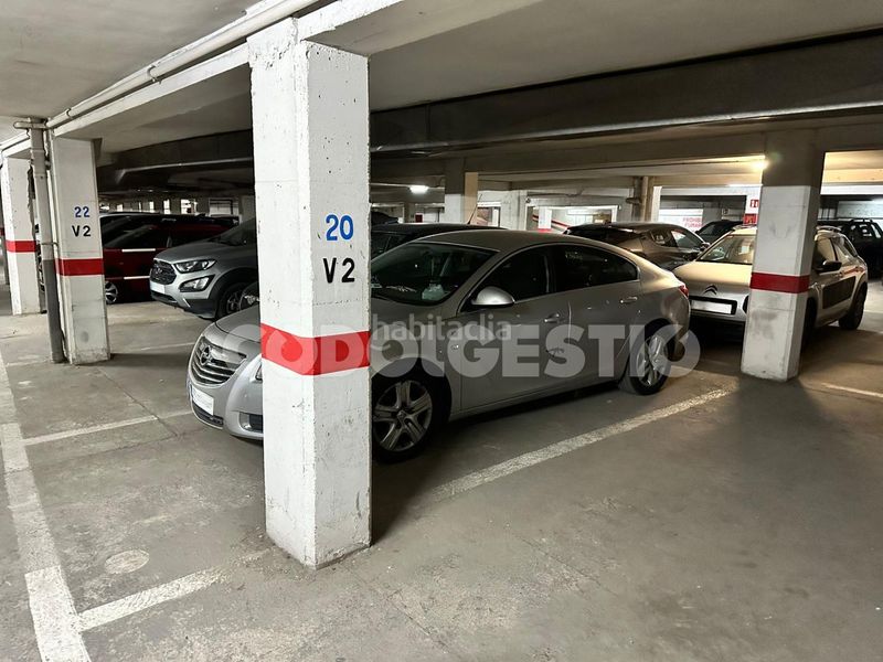 Foto 4aab24fb-5861-4347-b7c6-709d973355eb. Aparcament cotxe a Estadi-Santa Anna Vic