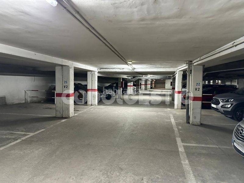 Foto 7f8409c0-8301-4756-88e4-9c7961f0e9d3. Aparcament cotxe a Estadi-Santa Anna Vic