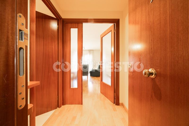 Foto 5adf075b-e0ed-4386-a3ea-841945e3dea2. Pis a Estadi-Santa Anna Vic