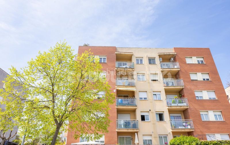 Foto 649cf8e2-1302-44da-85ca-eb16bc278273. Pis a Estadi-Santa Anna Vic