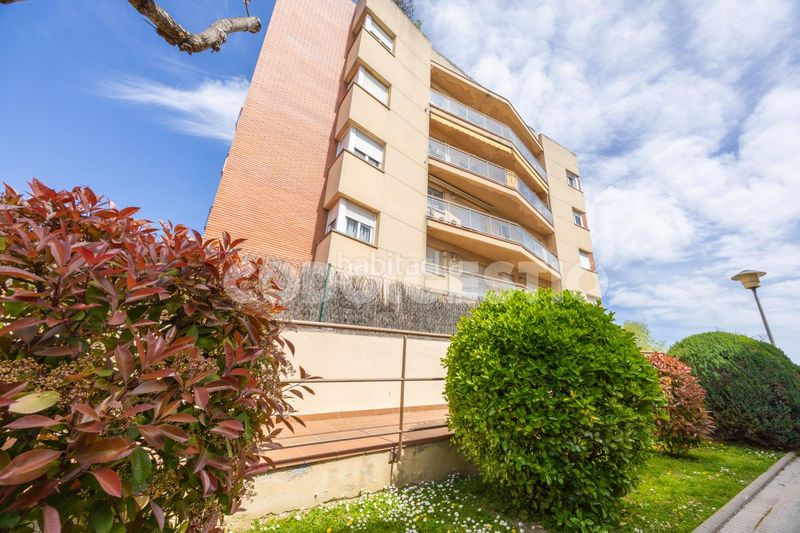 Foto 6a530ef2-4ef3-49cc-8473-1829b0dee34b. Pis a Estadi-Santa Anna Vic