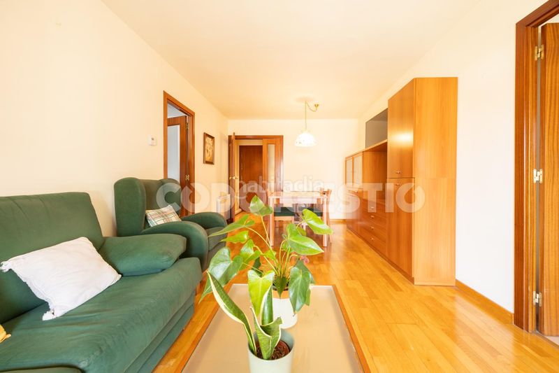 Foto 7be2f18f-92ea-41c3-9f6b-c505bc052808. Pis a Estadi-Santa Anna Vic