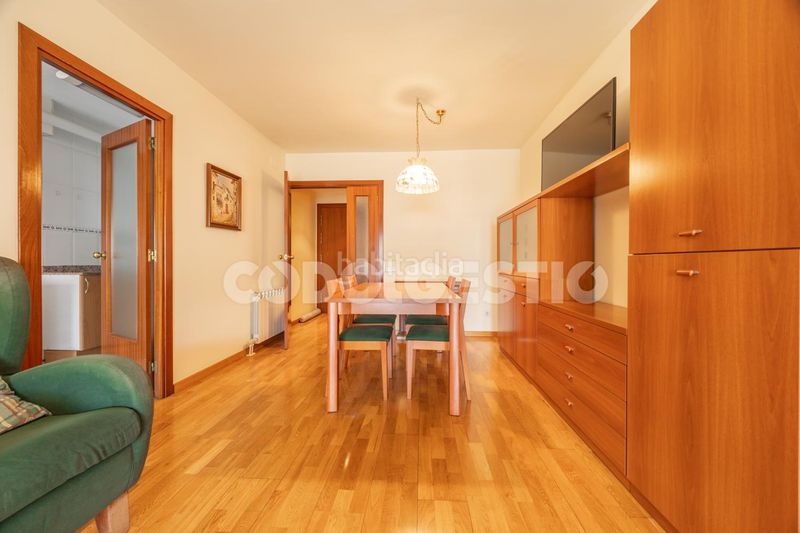 Foto d92c39d4-718a-415a-86b0-04a4196eed5d. Pis a Estadi-Santa Anna Vic