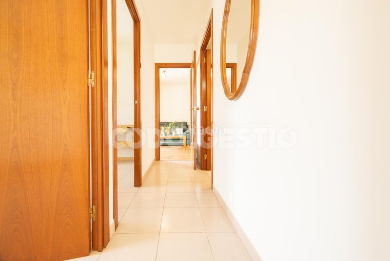 Foto f7e80d1b-cbbf-44e1-944d-12c4bead352d. Pis a Estadi-Santa Anna Vic