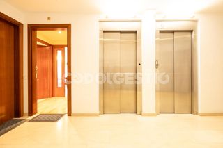 Pis  Pa�sos catalans. Pis amb p�rquing en venda a vic