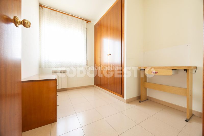 Foto b15a636c-867b-4ae3-9fd1-5554a1c24f96. Pis a Estadi-Santa Anna Vic