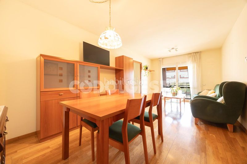 Foto ca7d9356-9abe-4197-a644-06db488ff142. Pis a Estadi-Santa Anna Vic