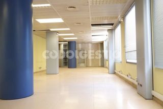 Rent Business premise  Pare gallissà,  2. Local  en lloguer al centre de vic ideal oficines