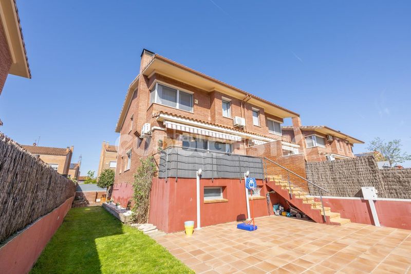 Foto ae84142b-dd4d-4c7f-b3bb-11c67e3c0b79. Casa a Centre Vic