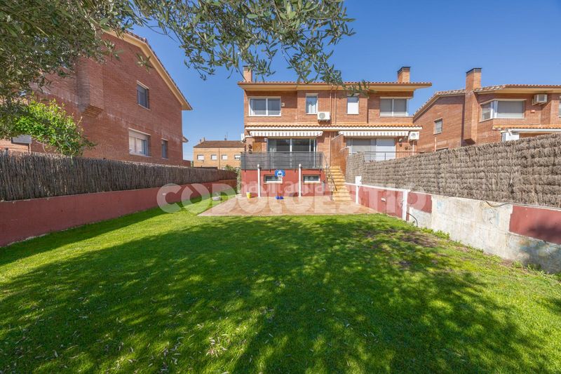 Foto e19d9d07-f847-4ffb-a818-3e5ee95eb845. Casa a Centre Vic