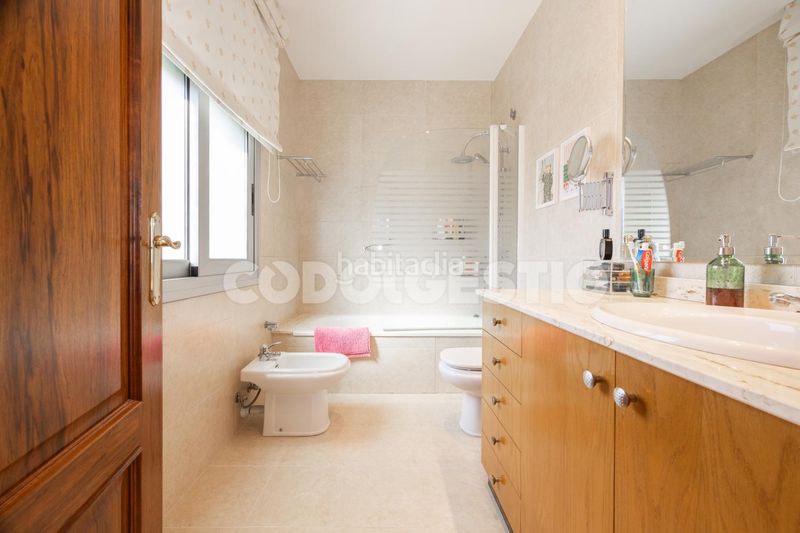 Foto e63e06bb-8768-45bc-88b7-83ab51ad8f73. Casa a Centre Vic