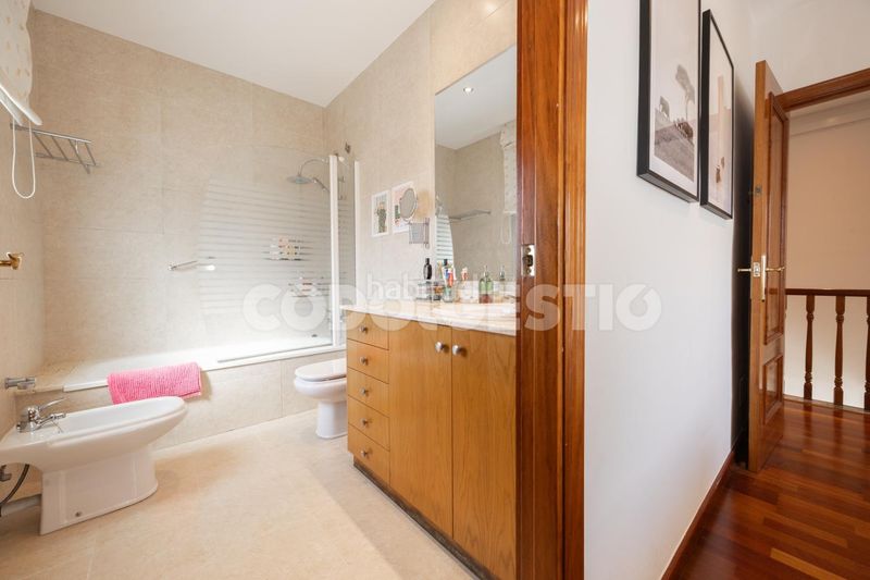 Foto ecacbe59-a447-4ea9-bea0-260421231142. Casa a Centre Vic