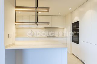 Rent Flat  Mossèn gudiol, 9. Pis en lloguer al nouponent!