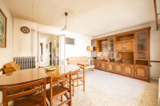 Maison  Angel guimera. Casa en venda a torelló