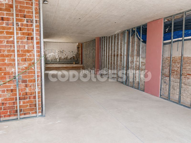 Foto 062a3f24-e627-45a7-b571-58ba9c25cddf. Local comercial a Centre Vic