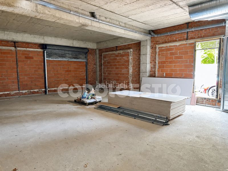 Foto 1cd7aad1-a491-48e4-9f01-f837d243db86. Local comercial a Centre Vic