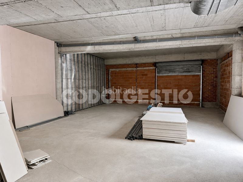Foto ee54a7a4-939d-43db-afca-d250be6bead0. Local comercial a Centre Vic