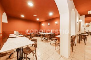 Traspàs Local Comercial  Passeig. Traspàs de cafeteriarestaurant al centre de vic!