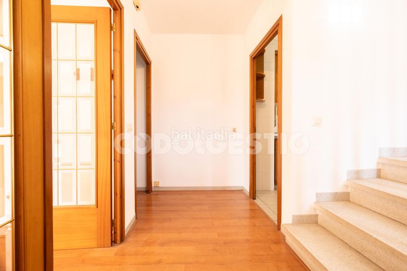 Foto 77fc7084-97e7-4440-bd2e-3331a2d9139a. Casa a Tona