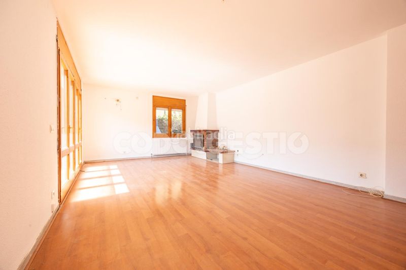 Foto 8e19ef30-c90f-49fd-8f69-896612a3637f. Casa a Tona
