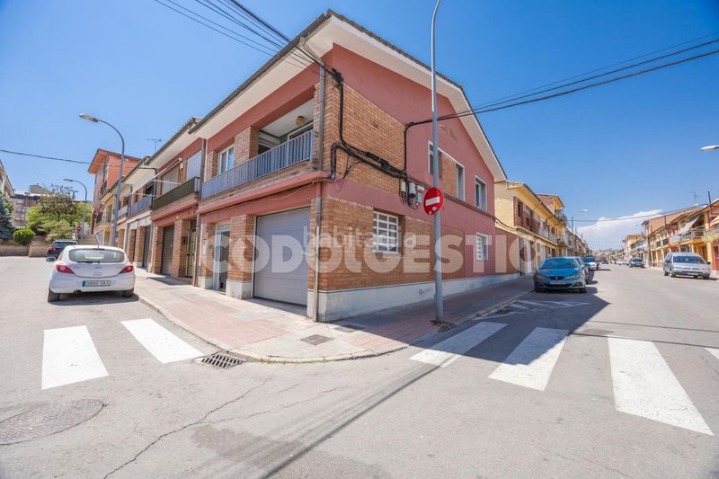 Foto 8f2b669b-ed74-4282-b475-060ff105b758. Casa a Manlleu