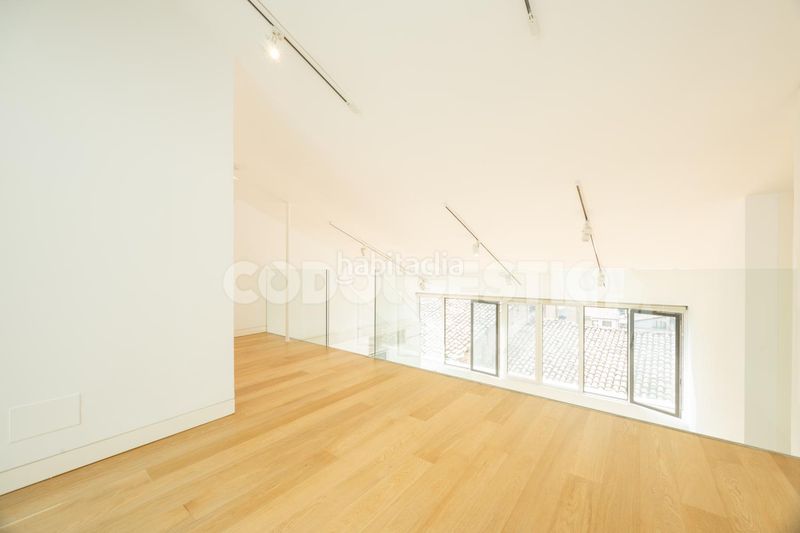 Foto 1c04f9e9-5aaf-4ee5-b53a-fc880acdba54. Pis a Centre Vic