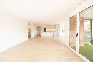 €465,000 — Piso Ronda Camprodon, 38