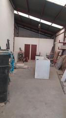 Nau industrial a Polígono del Aeropuerto. Nave en venta en manises. con 2 aseos.   nave + altillo. planta