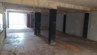 Local Comercial a Zona Cantereria. Local en venta para reformar, también disponible en alquiler por